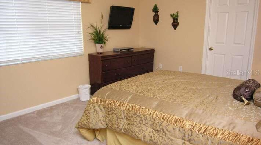 Kissimmee, Florida 34747, 6 Bedrooms Bedrooms, ,4 Bathroomsbathrooms,Residential,For Sale,Daulby,Mfro6305808