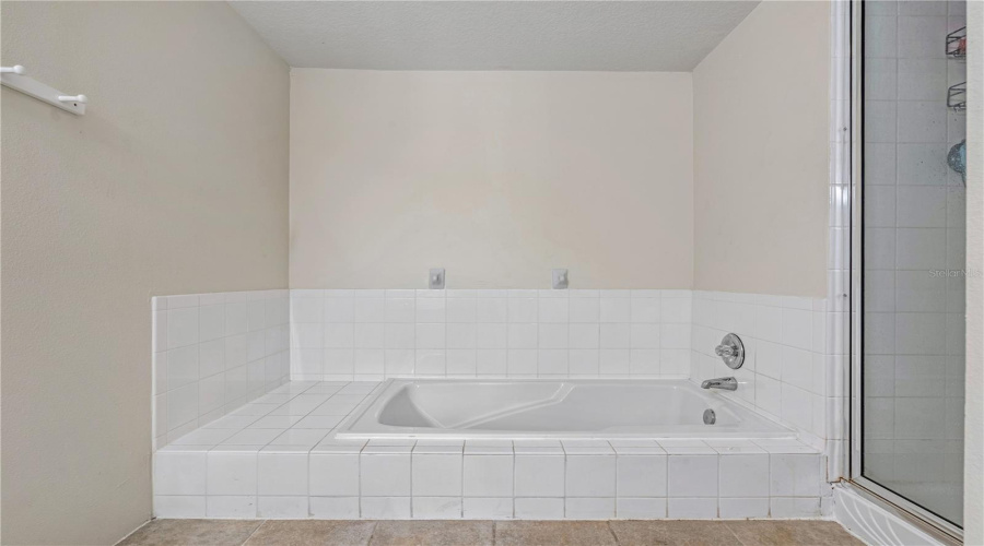 Davenport, Florida 33897, 4 Bedrooms Bedrooms, ,3 Bathroomsbathrooms,Residential,For Sale,Australian,Mfro6305548