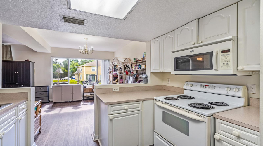 Davenport, Florida 33897, 4 Bedrooms Bedrooms, ,3 Bathroomsbathrooms,Residential,For Sale,Australian,Mfro6305548