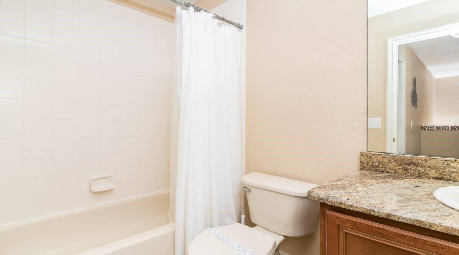 Davenport, Florida 33897, 4 Bedrooms Bedrooms, ,3 Bathroomsbathrooms,Residential,For Sale,Calabria Avenue,Mfro6306250