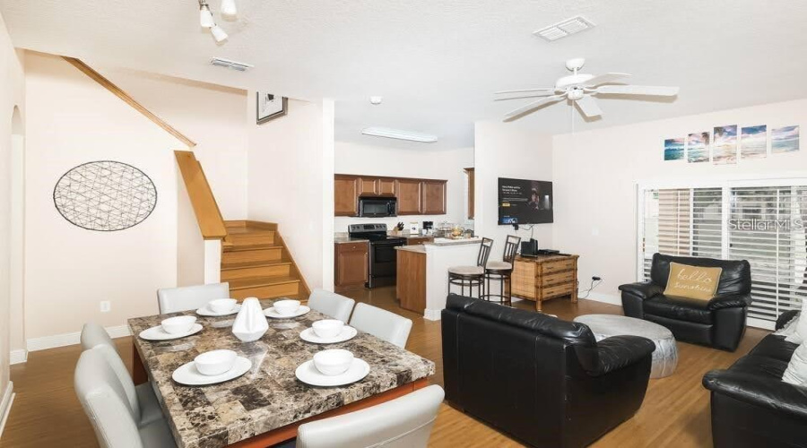 Davenport, Florida 33897, 4 Bedrooms Bedrooms, ,3 Bathroomsbathrooms,Residential,For Sale,Calabria Avenue,Mfro6306250