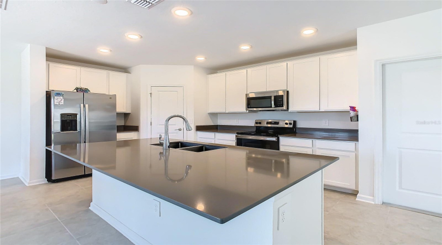 Davenport, Florida 33837, 4 Bedrooms Bedrooms, ,2 Bathroomsbathrooms,Residential,For Sale,Jackson,Mfro6306323