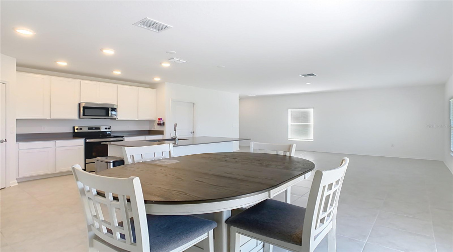 Davenport, Florida 33837, 4 Bedrooms Bedrooms, ,2 Bathroomsbathrooms,Residential,For Sale,Jackson,Mfro6306323