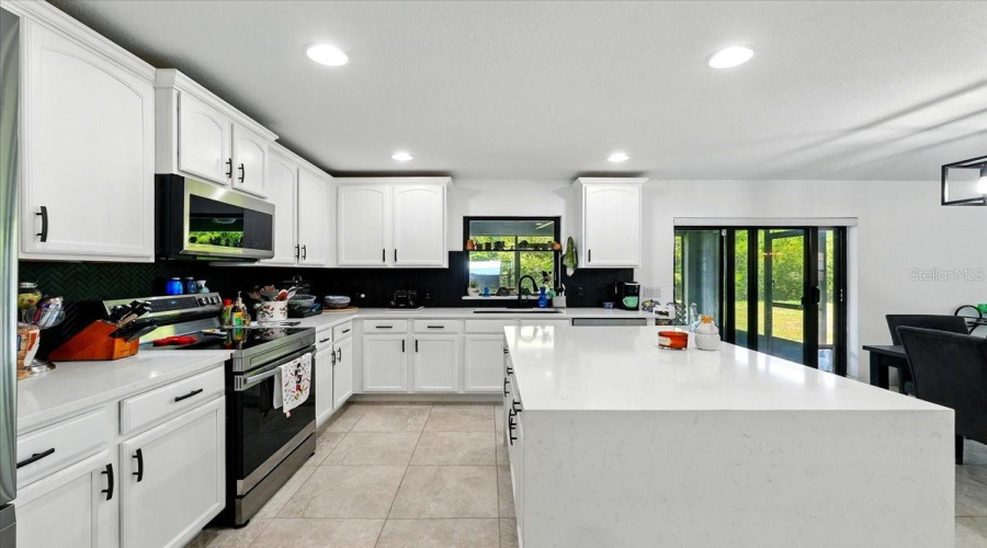 KISSIMMEE, Florida 34746, 4 Bedrooms Bedrooms, ,2 BathroomsBathrooms,Residential,For Sale,BOATING,0,MFRO6306353