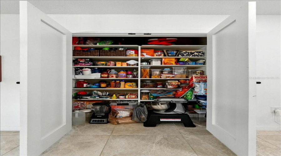 KISSIMMEE, Florida 34746, 4 Bedrooms Bedrooms, ,2 BathroomsBathrooms,Residential,For Sale,BOATING,0,MFRO6306353