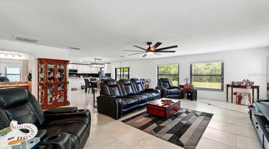 KISSIMMEE, Florida 34746, 4 Bedrooms Bedrooms, ,2 BathroomsBathrooms,Residential,For Sale,BOATING,0,MFRO6306353
