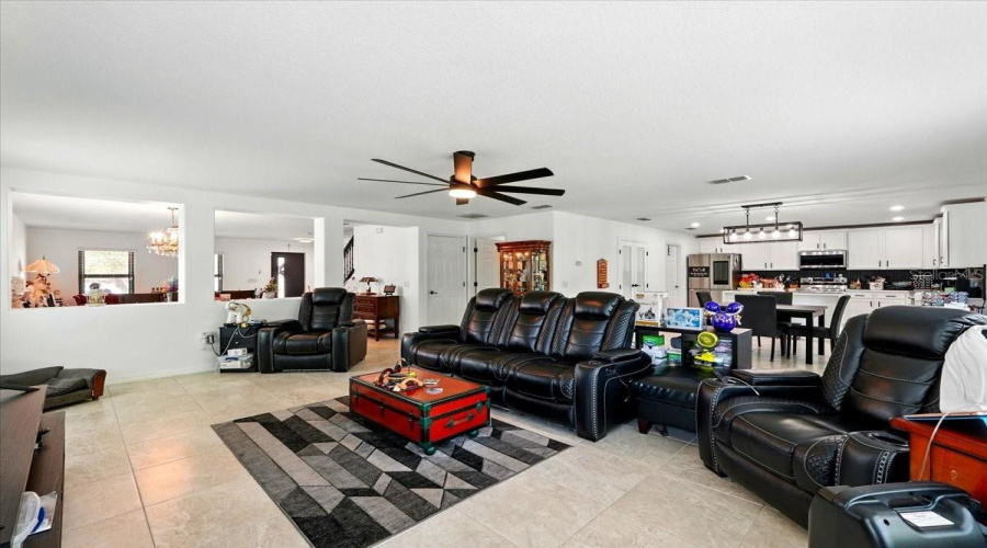 KISSIMMEE, Florida 34746, 4 Bedrooms Bedrooms, ,2 BathroomsBathrooms,Residential,For Sale,BOATING,0,MFRO6306353