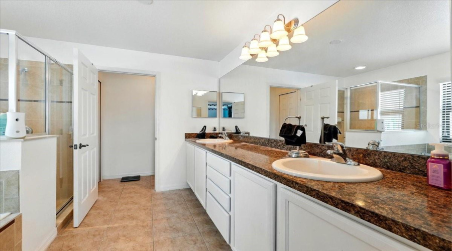 KISSIMMEE, Florida 34746, 4 Bedrooms Bedrooms, ,2 BathroomsBathrooms,Residential,For Sale,BOATING,0,MFRO6306353