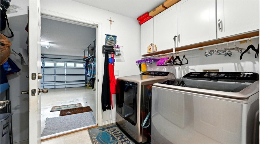 KISSIMMEE, Florida 34746, 4 Bedrooms Bedrooms, ,2 BathroomsBathrooms,Residential,For Sale,BOATING,0,MFRO6306353