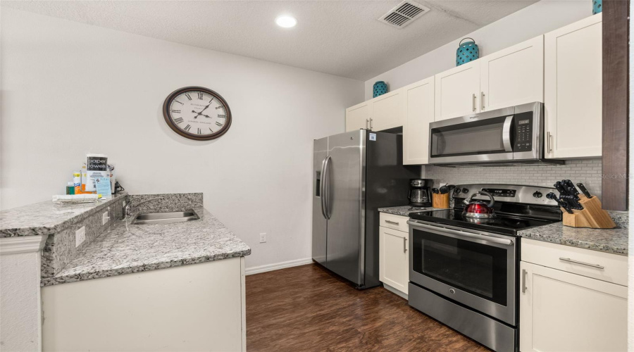 KISSIMMEE, Florida 34746, 3 Bedrooms Bedrooms, ,2 BathroomsBathrooms,Residential,For Sale,EDENSHIRE,0,MFRS5125153