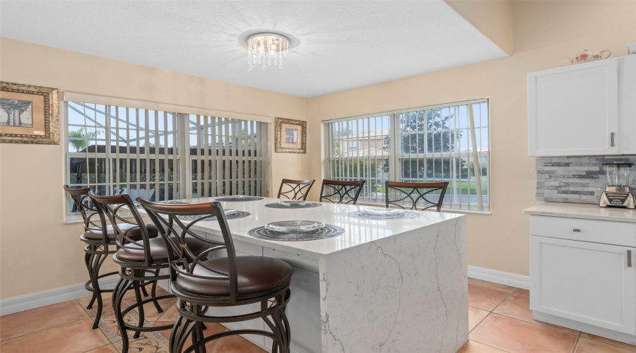 Davenport, Florida 33897, 5 Bedrooms Bedrooms, ,7 Bathroomsbathrooms,Residential,For Sale,Vista Loop,Mfro6306396