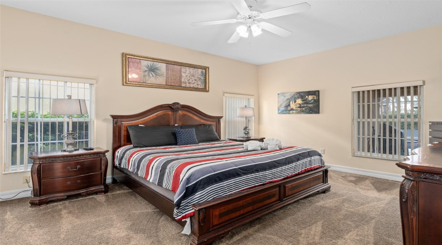 Davenport, Florida 33897, 5 Bedrooms Bedrooms, ,7 Bathroomsbathrooms,Residential,For Sale,Vista Loop,Mfro6306396