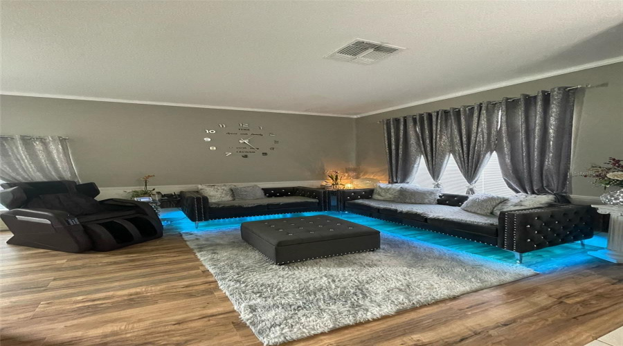 Davenport, Florida 33837, 5 Bedrooms Bedrooms, ,3 Bathroomsbathrooms,Residential,For Sale,Cadiz,Mfro6306382
