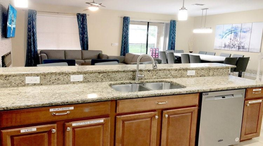 Champions Gate, Florida 33896, 9 Bedrooms Bedrooms, ,5 Bathroomsbathrooms,Residential,For Sale,Moon Valley Dr,Mfro6306328