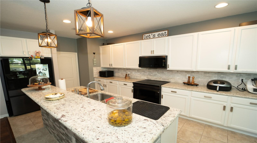 Orlando, Florida 32836, 4 Bedrooms Bedrooms, ,3 Bathroomsbathrooms,Residential,For Sale,Chateaubriand,Mfro6304466