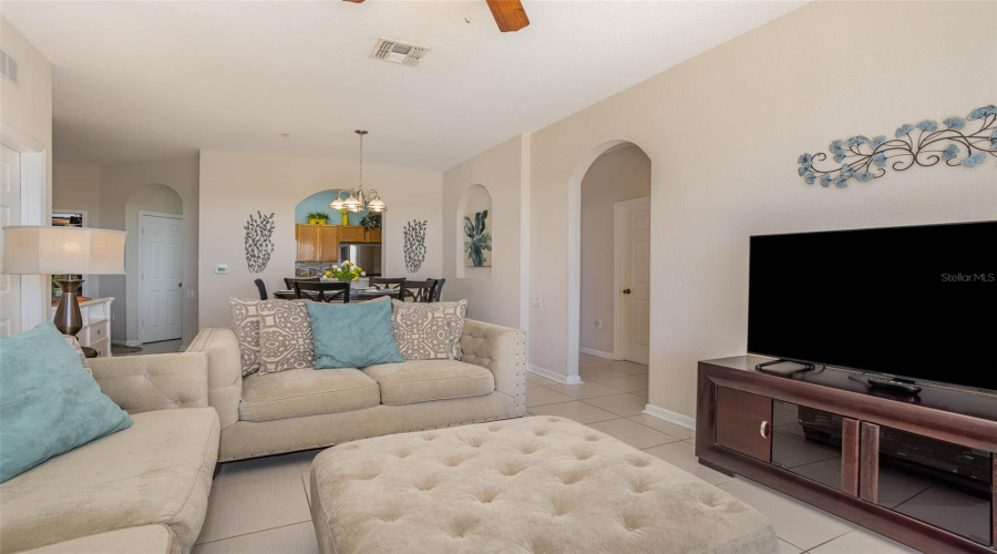 Kissimmee, Florida 34747, 3 Bedrooms Bedrooms, ,2 Bathroomsbathrooms,Residential,For Sale,Comrow,Mfro6304832