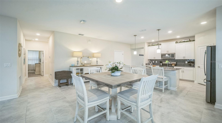 Davenport, Florida 33897, 3 Bedrooms Bedrooms, ,2 Bathroomsbathrooms,Residential,For Sale,Fallen Oak,Mfro6306731