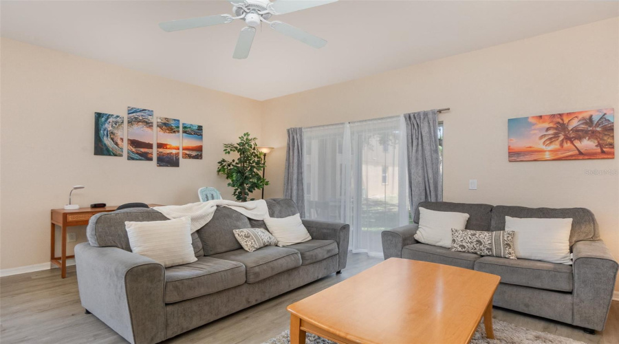 Davenport, Florida 33897, 4 Bedrooms Bedrooms, ,3 Bathroomsbathrooms,Residential,For Sale,Napoli,Mfrtb8382805