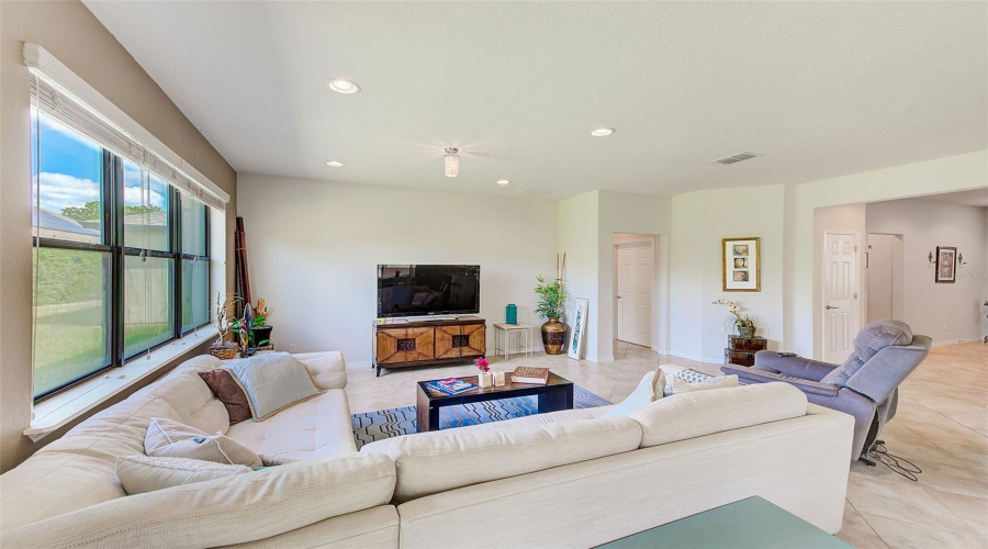 Davenport, Florida 33837, 3 Bedrooms Bedrooms, ,2 Bathroomsbathrooms,Residential,For Sale,Cortez,Mfrtb8382890