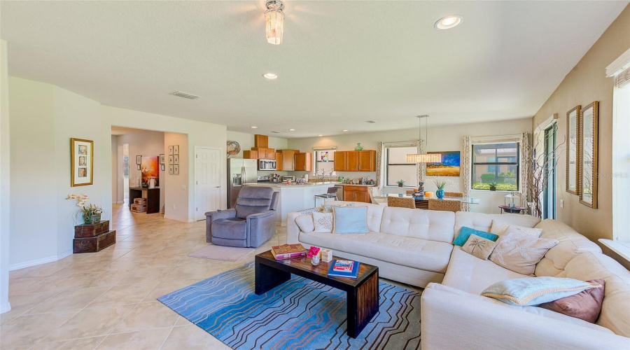 Davenport, Florida 33837, 3 Bedrooms Bedrooms, ,2 Bathroomsbathrooms,Residential,For Sale,Cortez,Mfrtb8382890