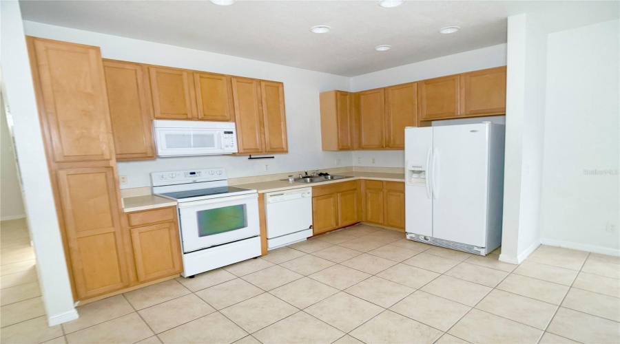 Kissimmee, Florida 34746, 5 Bedrooms Bedrooms, ,3 Bathroomsbathrooms,Residential,For Sale,Caravelle,Mfrs5099612