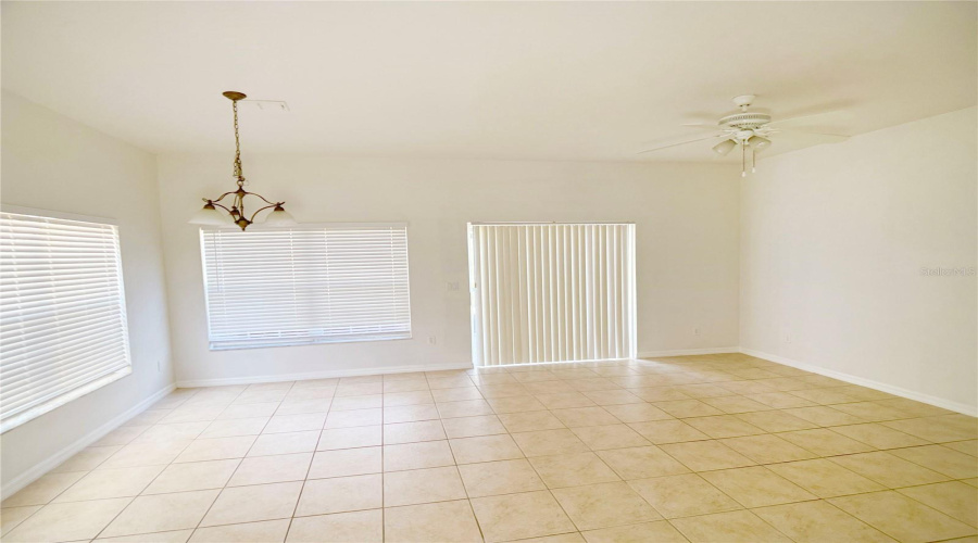 Kissimmee, Florida 34746, 5 Bedrooms Bedrooms, ,3 Bathroomsbathrooms,Residential,For Sale,Caravelle,Mfrs5099612