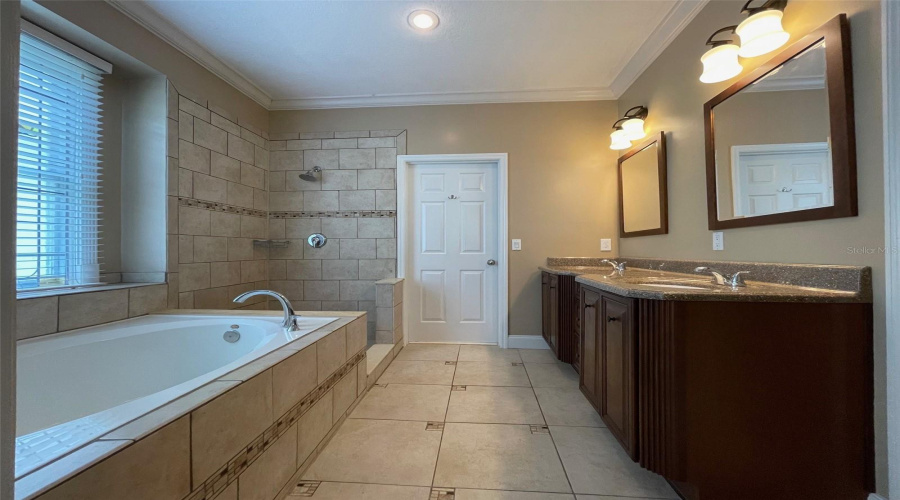 Celebration, Florida 34747, 3 Bedrooms Bedrooms, ,2 Bathroomsbathrooms,Residential,For Sale,Pawstand,Mfrs5126276
