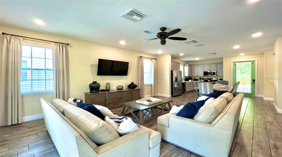 Kissimmee, Florida 34747, 4 Bedrooms Bedrooms, ,4 Bathroomsbathrooms,Residential,For Sale,Sand Bar,Mfro6300077