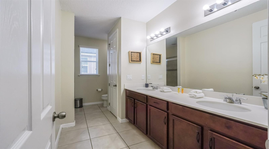 Kissimmee, Florida 34747, 7 Bedrooms Bedrooms, ,6 Bathroomsbathrooms,Residential,For Sale,Pelican Cove,Mfro6302230