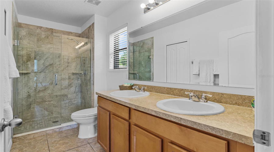 Davenport, Florida 33896, 5 Bedrooms Bedrooms, ,4 Bathroomsbathrooms,Residential,For Sale,Cypress Pointe,Mfrs5126367