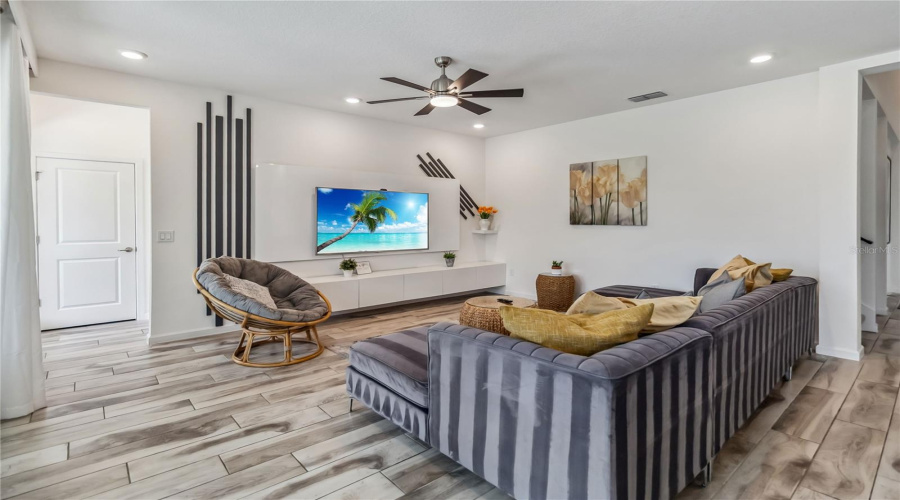 Kissimmee, Florida 34746, 6 Bedrooms Bedrooms, ,6 Bathroomsbathrooms,Residential,For Sale,Shanti,Mfro6306646