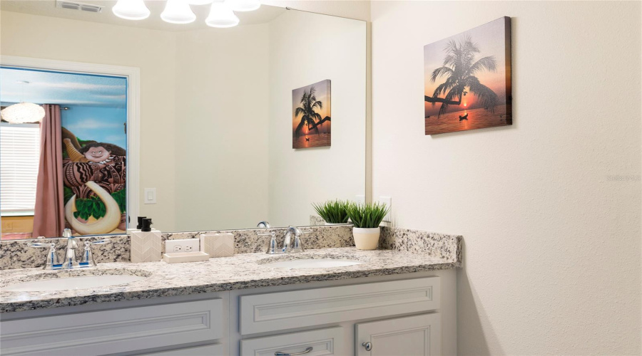Davenport, Florida 33837, 7 Bedrooms Bedrooms, ,5 Bathroomsbathrooms,Residential,For Sale,Oakmoss,Mfro6306942