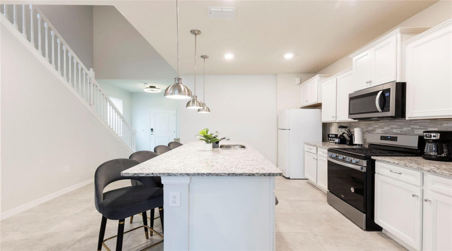 Davenport, Florida 33837, 7 Bedrooms Bedrooms, ,5 Bathroomsbathrooms,Residential,For Sale,Oakmoss,Mfro6306942