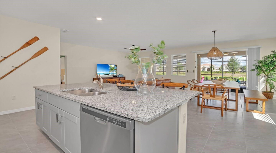 Davenport, Florida 33837, 6 Bedrooms Bedrooms, ,5 Bathroomsbathrooms,Residential,For Sale,Oakmoss,Mfrtb8383269