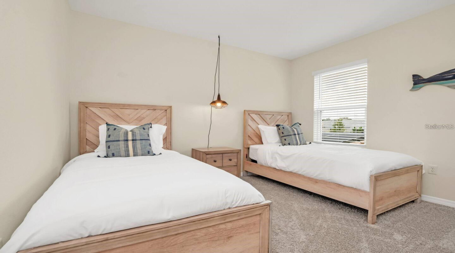 Davenport, Florida 33837, 6 Bedrooms Bedrooms, ,5 Bathroomsbathrooms,Residential,For Sale,Oakmoss,Mfrtb8383269