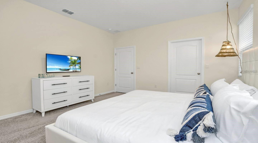Davenport, Florida 33837, 6 Bedrooms Bedrooms, ,5 Bathroomsbathrooms,Residential,For Sale,Oakmoss,Mfrtb8383269