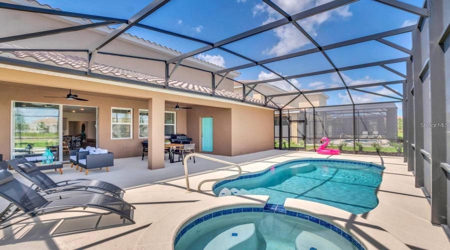 Davenport, Florida 33837, 6 Bedrooms Bedrooms, ,5 Bathroomsbathrooms,Residential,For Sale,Oakmoss,Mfrtb8383269