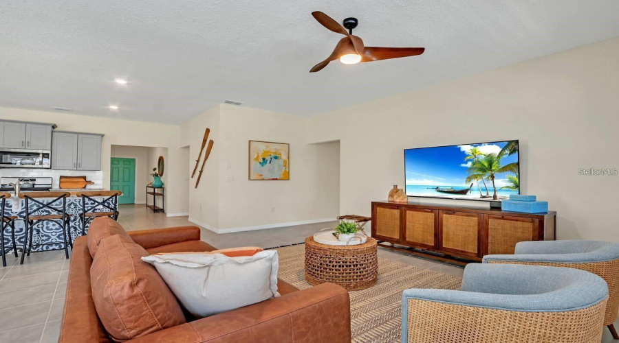 Davenport, Florida 33837, 6 Bedrooms Bedrooms, ,5 Bathroomsbathrooms,Residential,For Sale,Oakmoss,Mfrtb8383269
