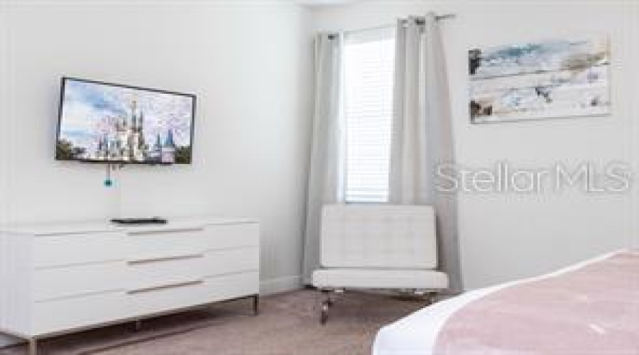 Kissimmee, Florida 34747, 6 Bedrooms Bedrooms, ,6 Bathroomsbathrooms,Residential,For Sale,Falls,Mfro6306821