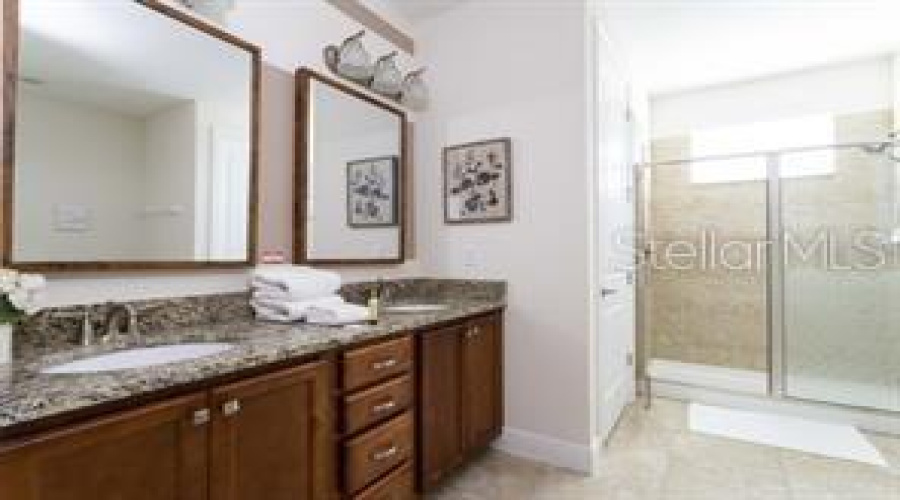 Kissimmee, Florida 34747, 6 Bedrooms Bedrooms, ,6 Bathroomsbathrooms,Residential,For Sale,Falls,Mfro6306821