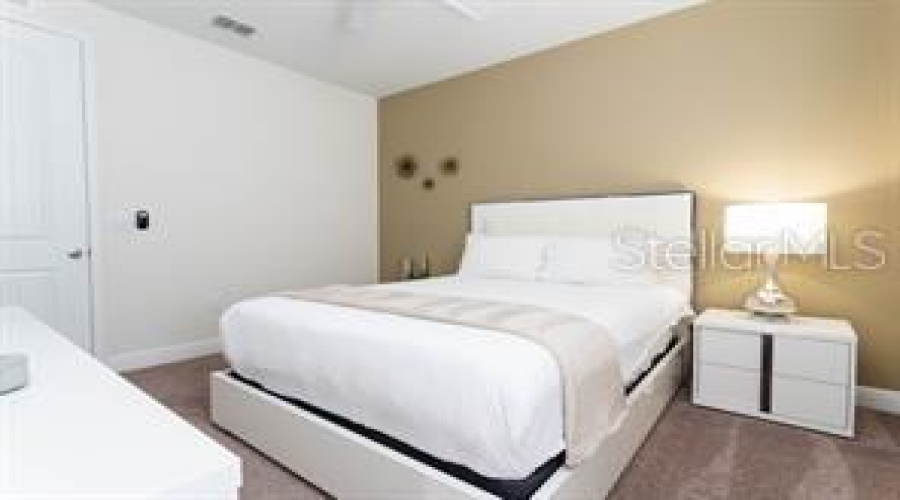 Kissimmee, Florida 34747, 6 Bedrooms Bedrooms, ,6 Bathroomsbathrooms,Residential,For Sale,Falls,Mfro6306821