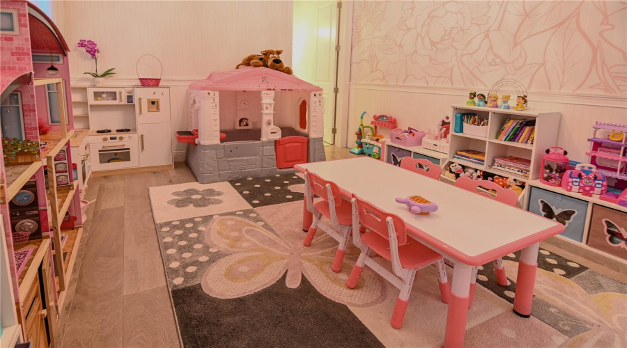 Address Not Available!, 6 Bedrooms Bedrooms, ,6 Bathroomsbathrooms,Residential,For Sale,Mfro6304654