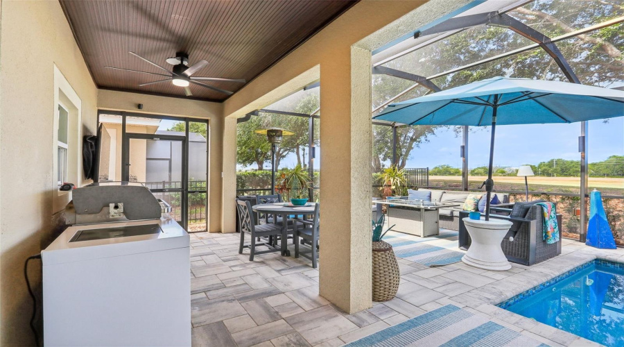 Outdoor Kitchen