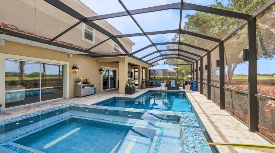 Saltwater Pool, Infinity-Edge Spa