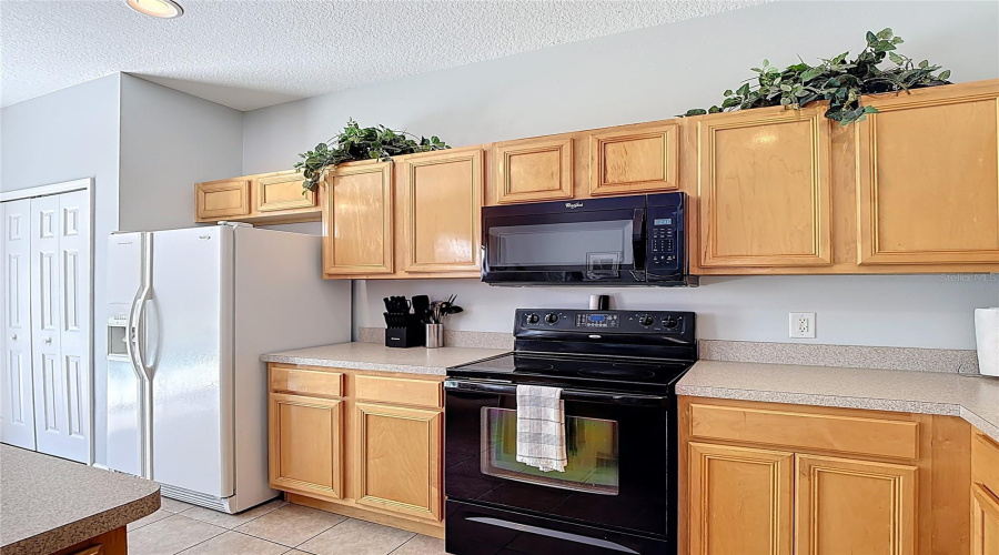 Davenport, Florida 33837, 6 Bedrooms Bedrooms, ,4 Bathroomsbathrooms,Residential,For Sale,Stella,Mfrs5121097