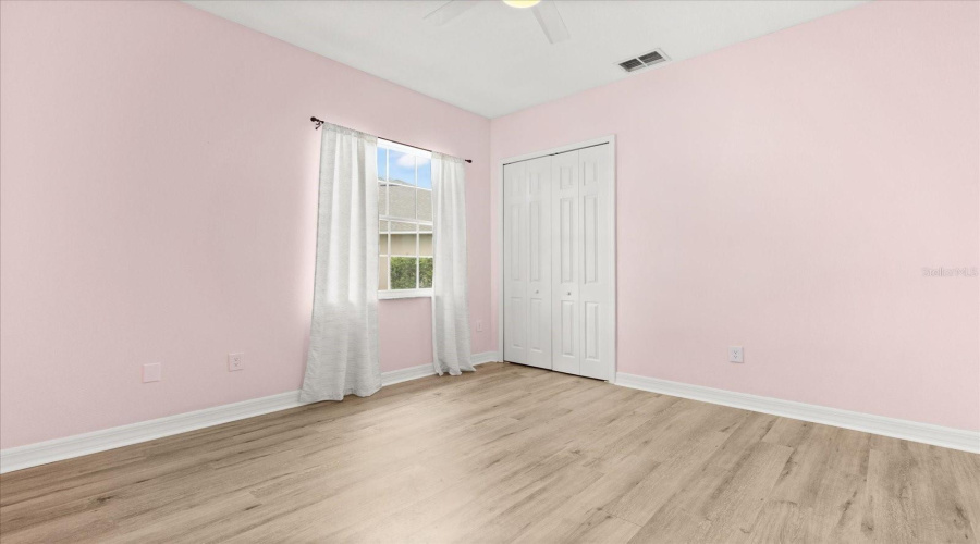 Guest Bedroom Empty From Stage Photo 20