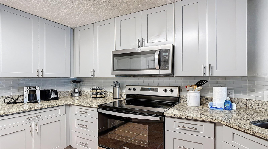 DAVENPORT, Florida 33897, 3 Bedrooms Bedrooms, ,2 BathroomsBathrooms,Residential,For Sale,RENA,MFRS5126400