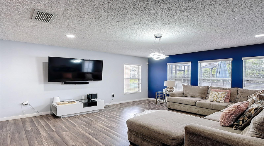 DAVENPORT, Florida 33897, 3 Bedrooms Bedrooms, ,2 BathroomsBathrooms,Residential,For Sale,RENA,MFRS5126400