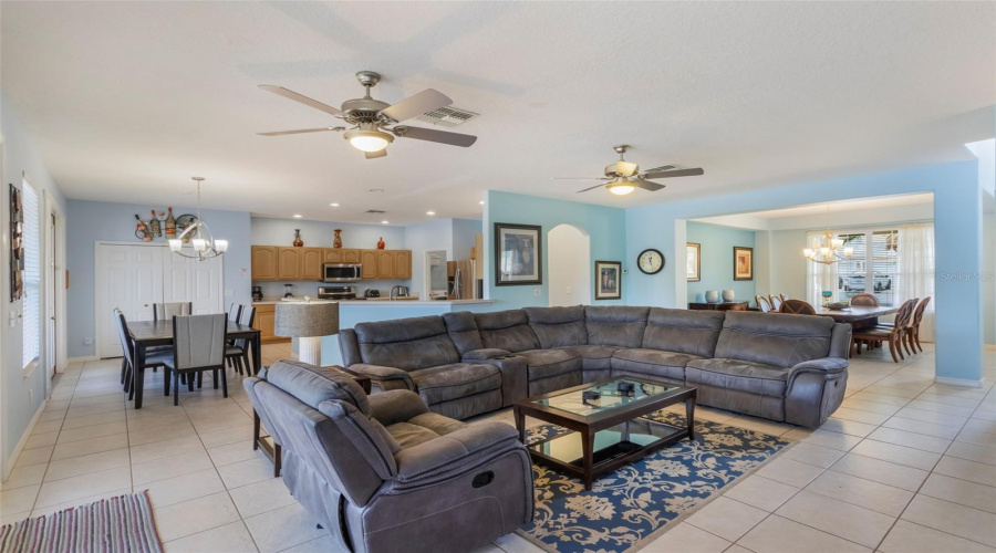 KISSIMMEE, Florida 34747, 7 Bedrooms Bedrooms, ,6 BathroomsBathrooms,Residential,For Sale,LA ISLA,0,MFRS5126510