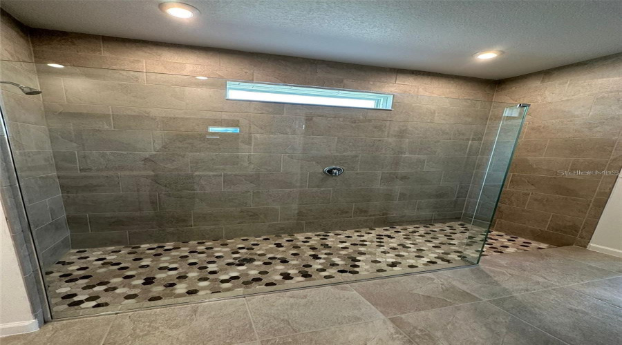 KISSIMMEE, Florida 34747, 4 Bedrooms Bedrooms, ,3 BathroomsBathrooms,Residential,For Sale,LAKESHORE BREEZE,0,MFRO6307440